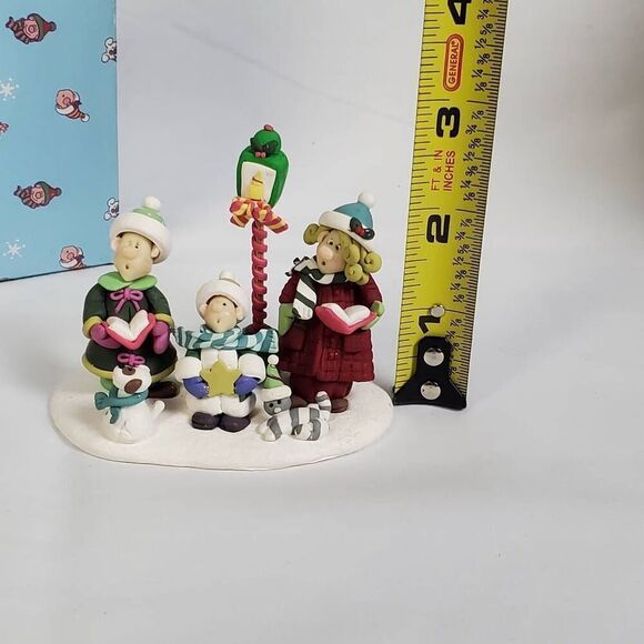 1999 The Little Street Collection "The Christmas Carolers" Figurine by Elayne Wa - Picture 6 of 8